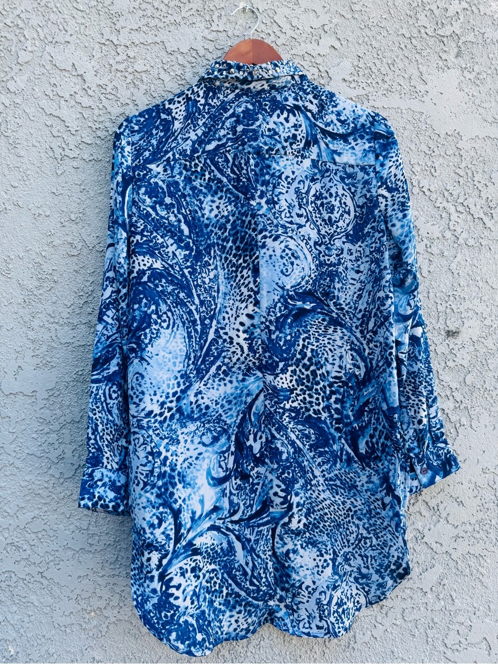 Chico's Blue Abstract Paisley Embellished Studded Collar Button Down Blouse S - Picture 9 of 12